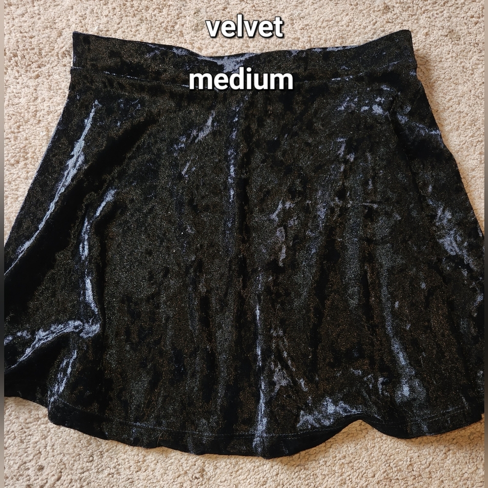 Black Velvet Circle Skater Skirt - Unbranded